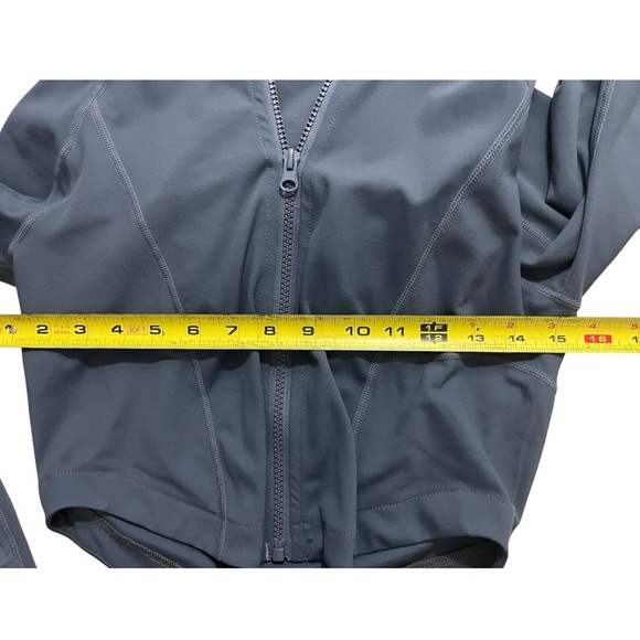 Gold Hinge Full Zip Cropped Jacket - Picture 6 of 6